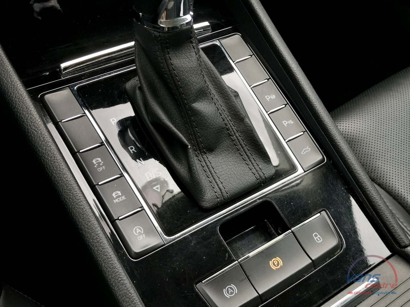 Škoda SUPERB 2.0TDI 140KW/ DSG/ 4X4/ L&K/ WEBASTO