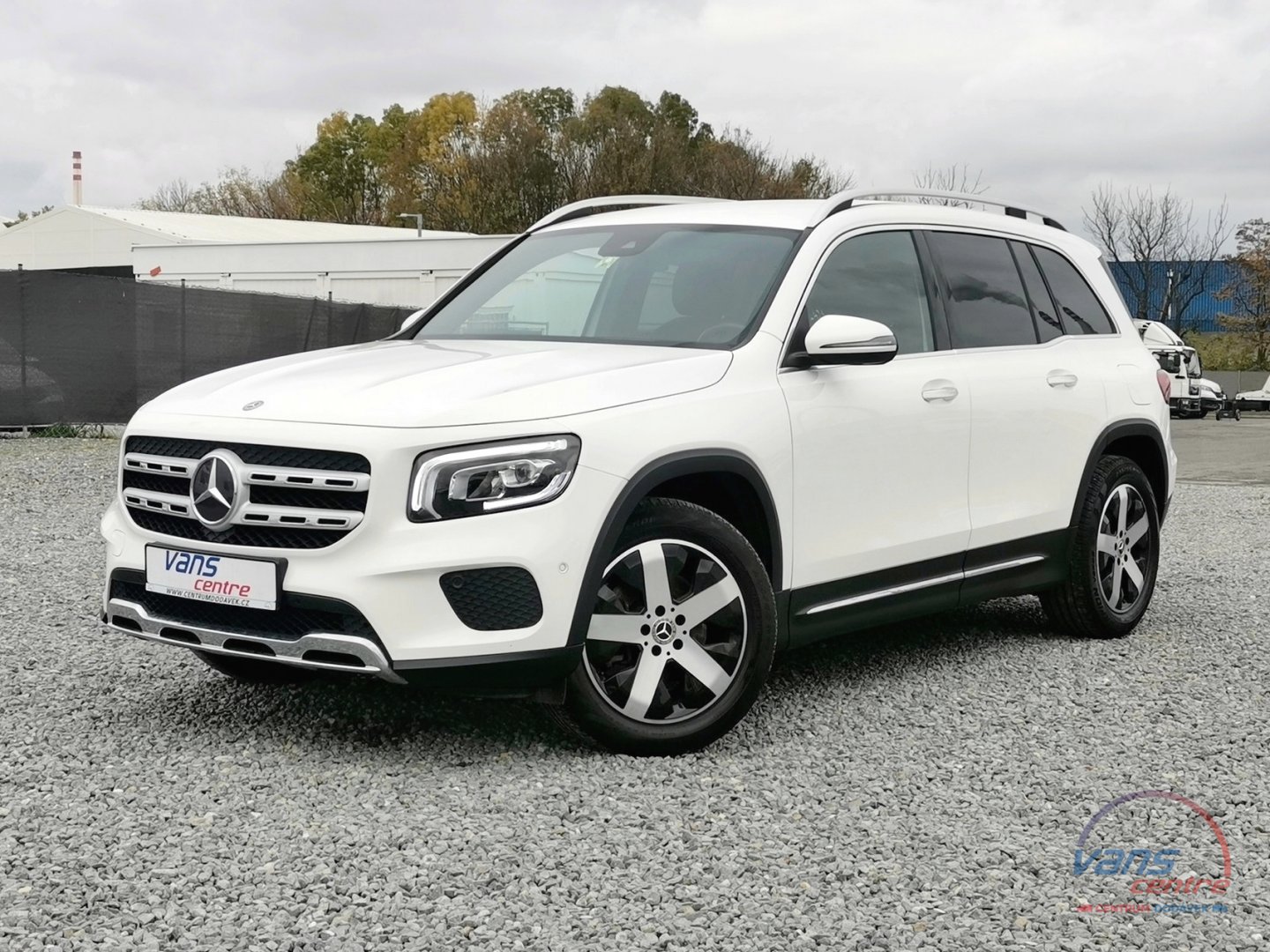 Mercedes-Benz GLB 200D 4MATIC/ LED/ KEYLESS/ ČR/ 1.MAJ.