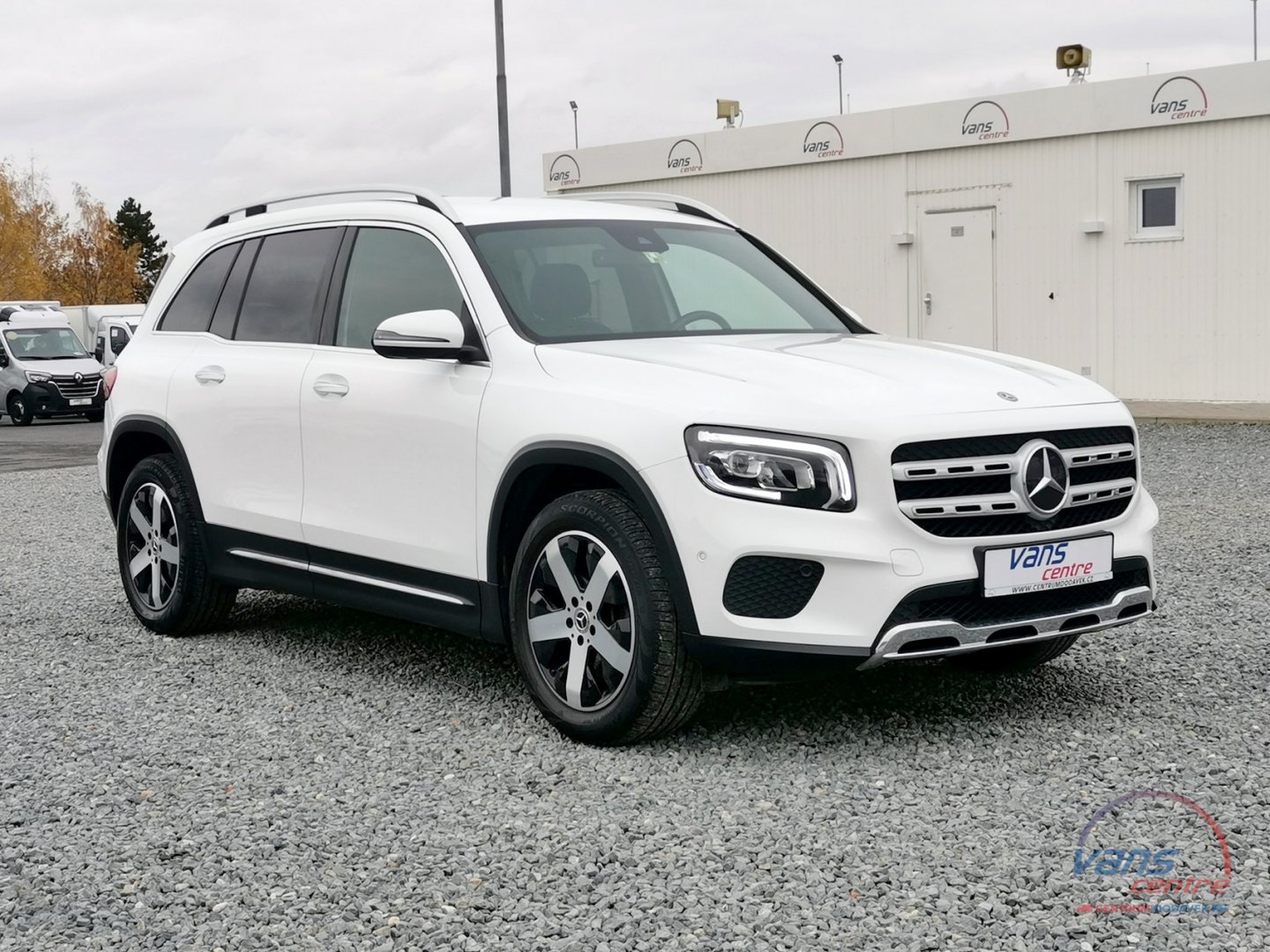 Mercedes-Benz GLB 200D 4MATIC/ LED/ KEYLESS/ ČR/ 1.MAJ.