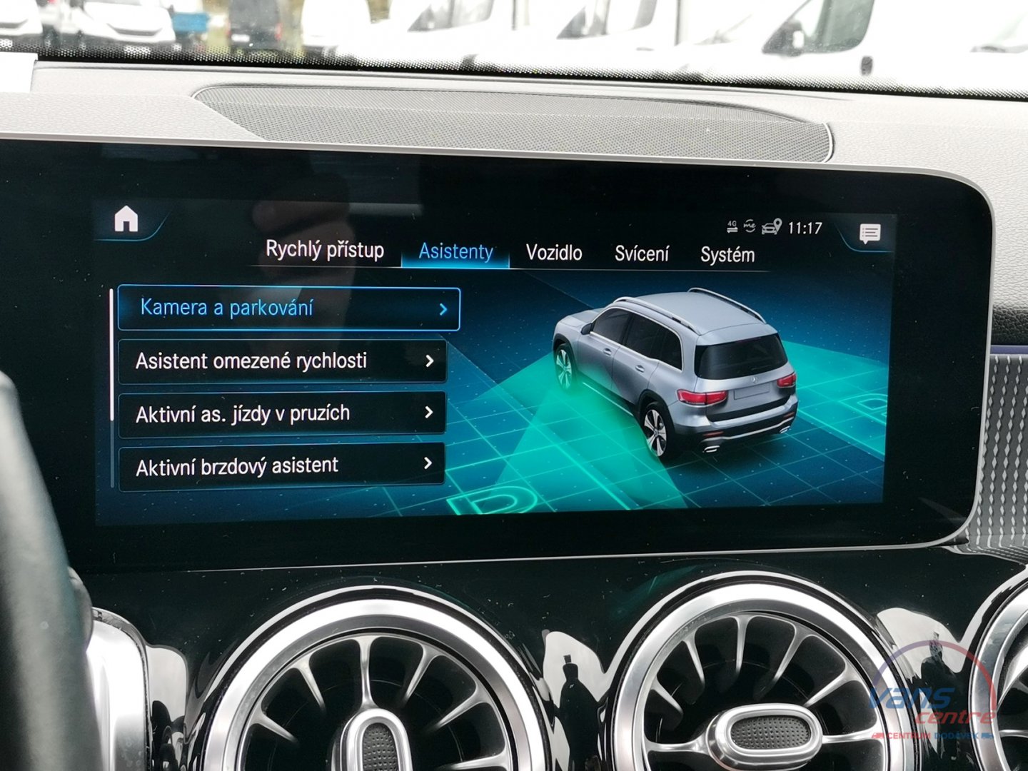 Mercedes-Benz GLB 200D 4MATIC/ LED/ KEYLESS/ ČR/ 1.MAJ.