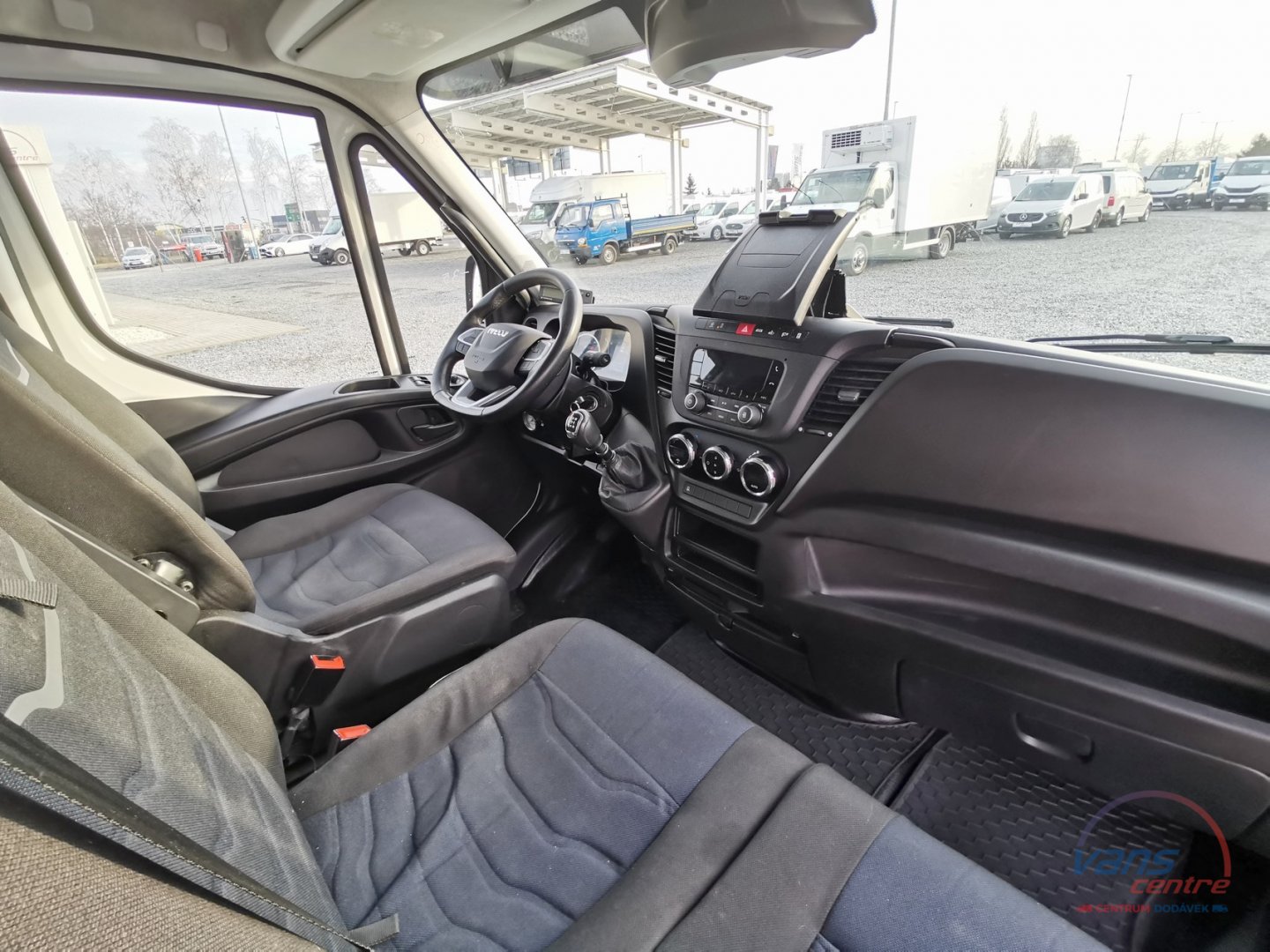 Renault MASTER 165DCI SKŘÍŇ 8 PALET/ HYDR.ČELO