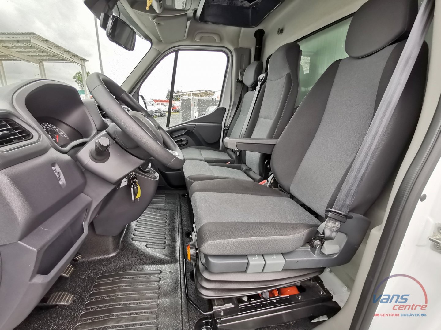 Renault MASTER 165DCI SKŘÍŇ 8 PALET/ MĚCHY/ 34155KM 