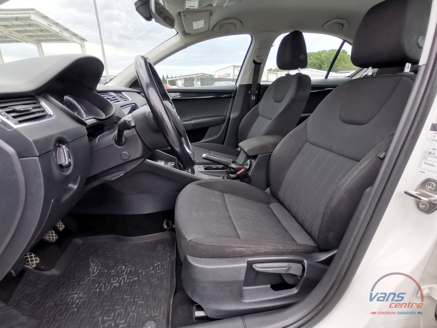 Škoda OCTAVIA 1.6TDI/85KW STYLE/ FULL LED