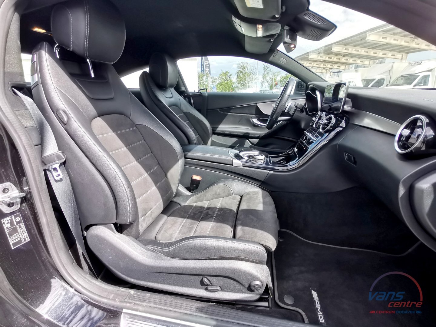 Mercedes-Benz C300D KUPÉ/ AMG/ NAVI/ LED