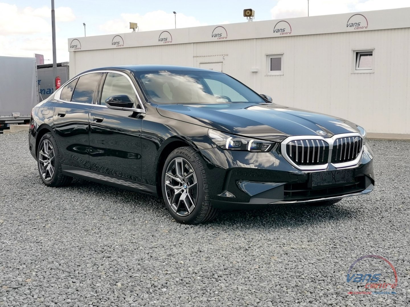 BMW 520I / HARMAN KARDON/BLACK SAPPHIRE/ SKLADEM IHNED!