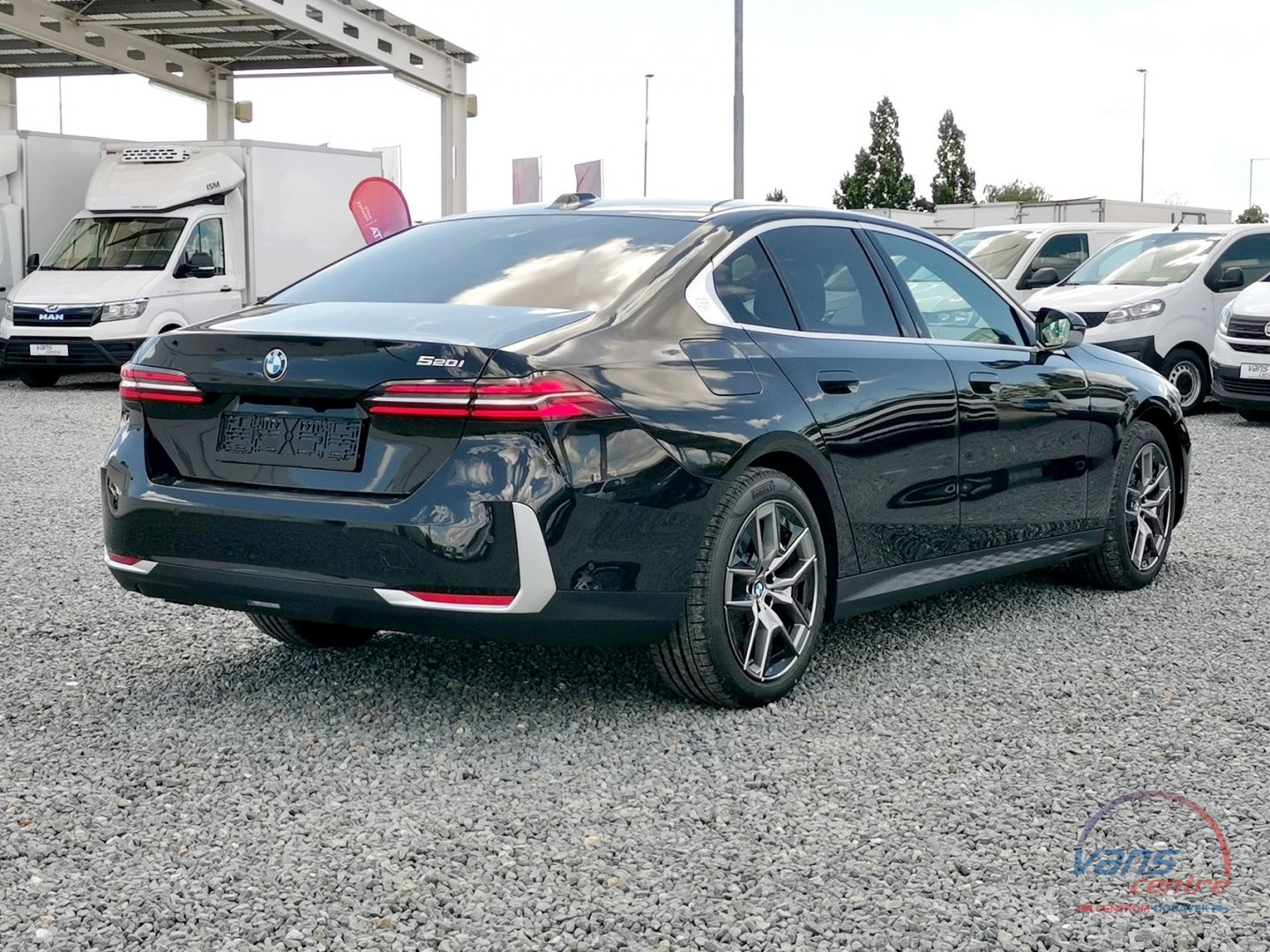 BMW 520I / HARMAN KARDON/BLACK SAPPHIRE/ SKLADEM IHNED!
