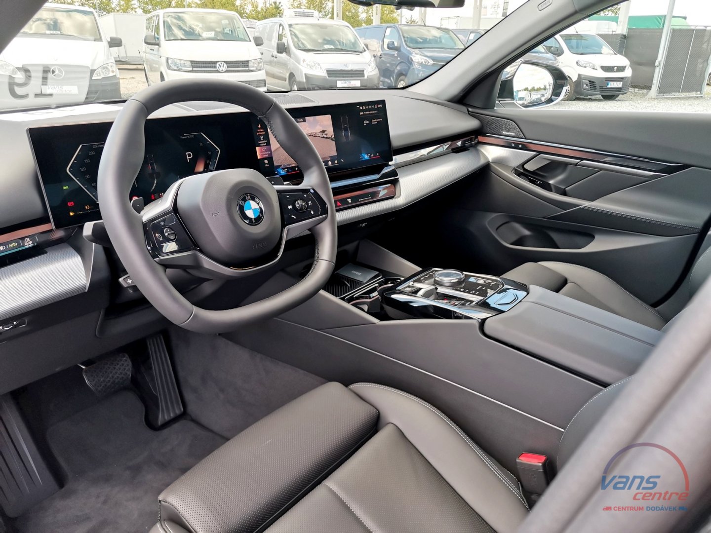 BMW 520I / HARMAN KARDON/BLACK SAPPHIRE/ SKLADEM IHNED!