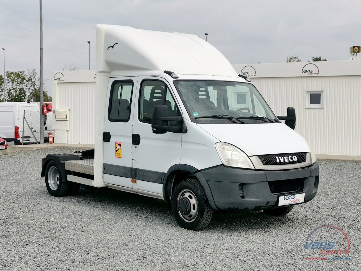 Iveco DAILY 40C17 TAHAČ/ 6 MÍST/ MĚCHY/ WEBASTO/ 3,5T