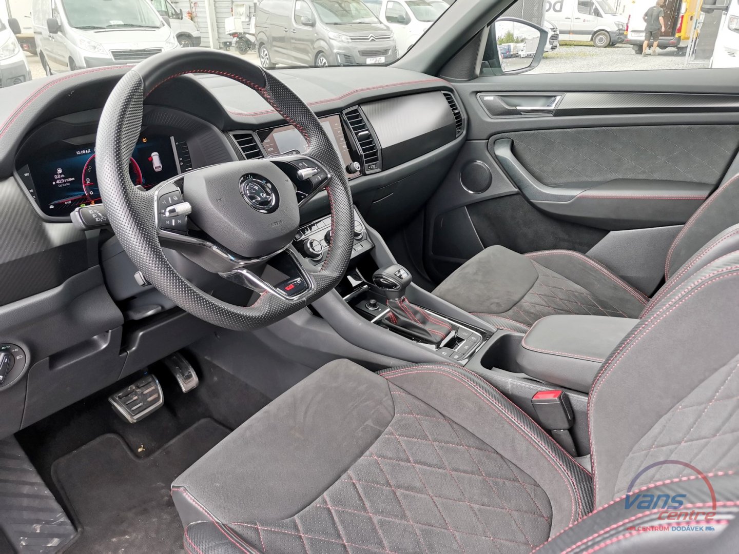 Škoda KODIAQ RS 2.0TSI DSG/ 4X4/ KEYLESS/ TAŽNÉ/ ZÁRUKA