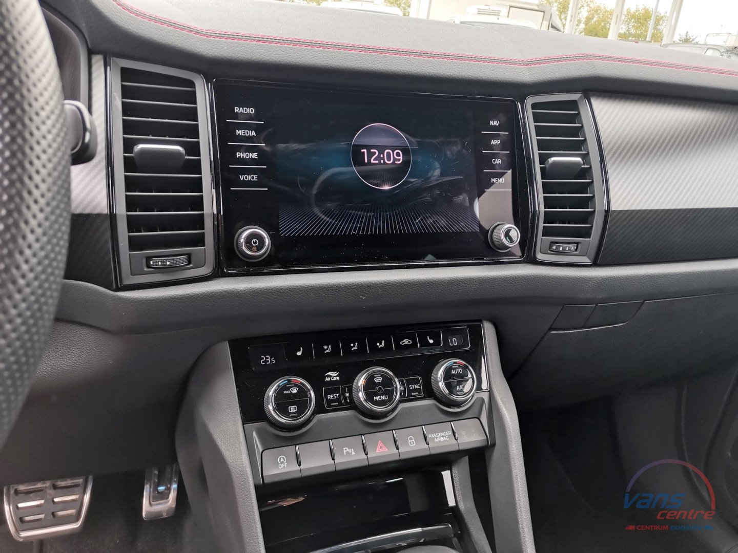 Škoda KODIAQ RS 2.0TSI DSG/ 4X4/ KEYLESS/ TAŽNÉ/ ZÁRUKA