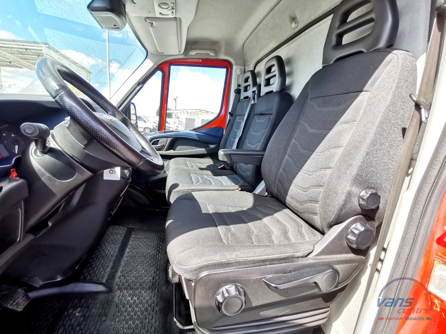Iveco DAILY 65C14 CNG/ HI-MATIC/ PODVOZEK 4750MM/ MĚCHY/ ČR