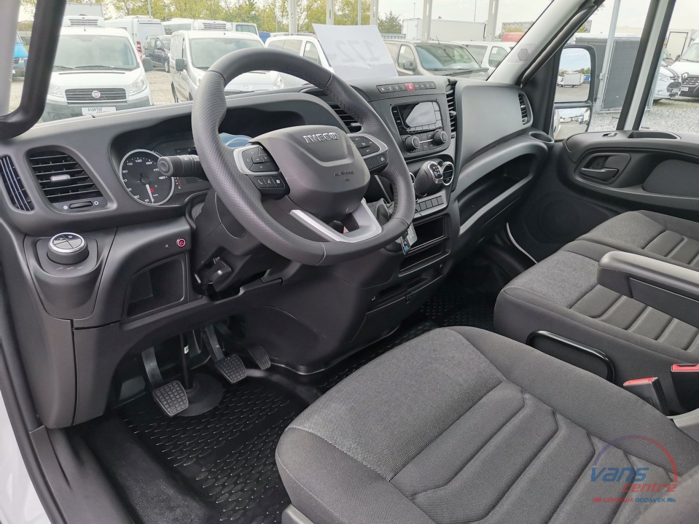 Iveco DAILY 35S18 ODTAHOVKA/ MĚCHY/NAVIJÁK/ 1.MAJ./ZÁRUKA