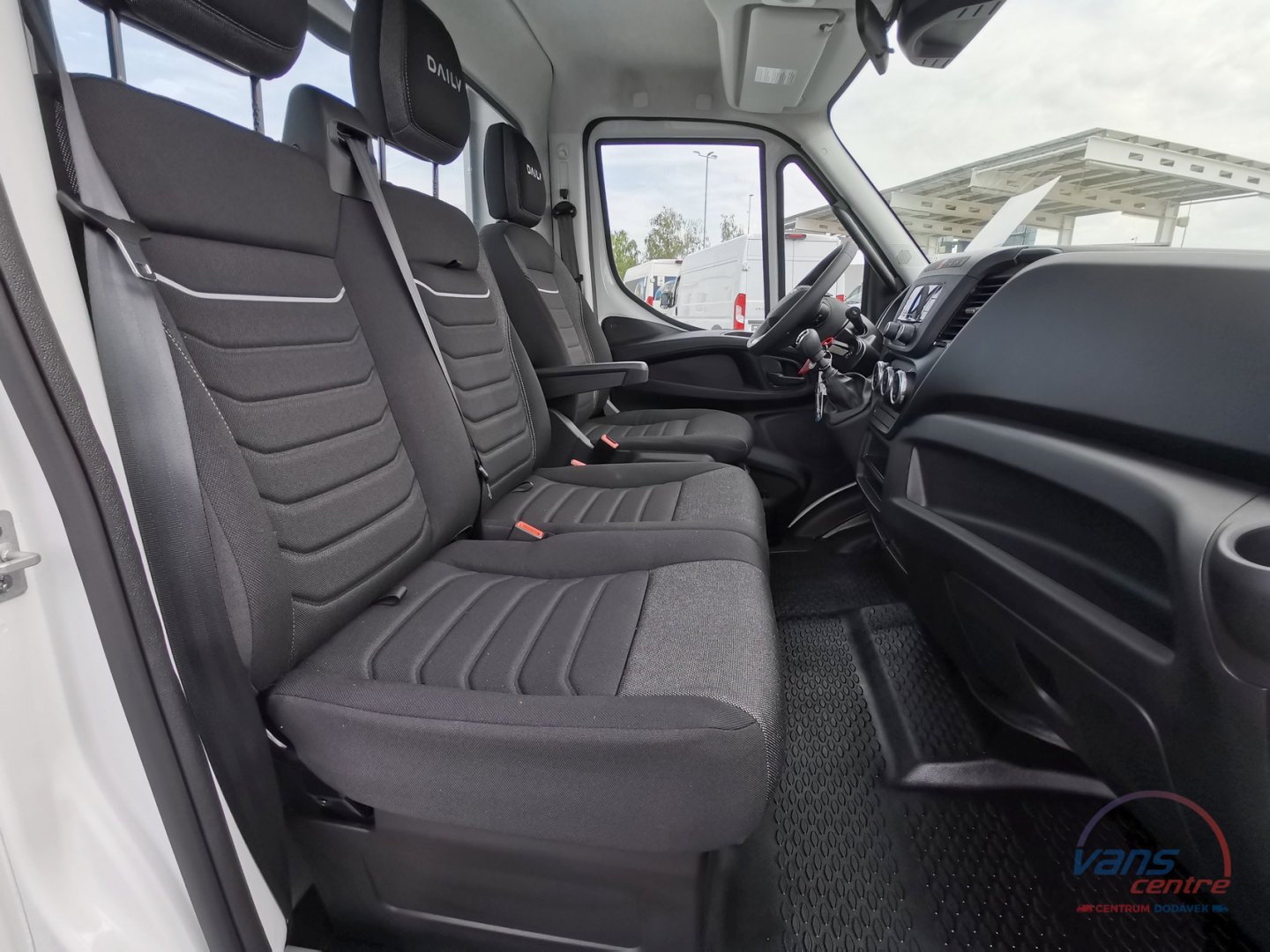 Iveco DAILY 35S18 ODTAHOVKA/ MĚCHY/NAVIJÁK/ 1.MAJ./ZÁRUKA