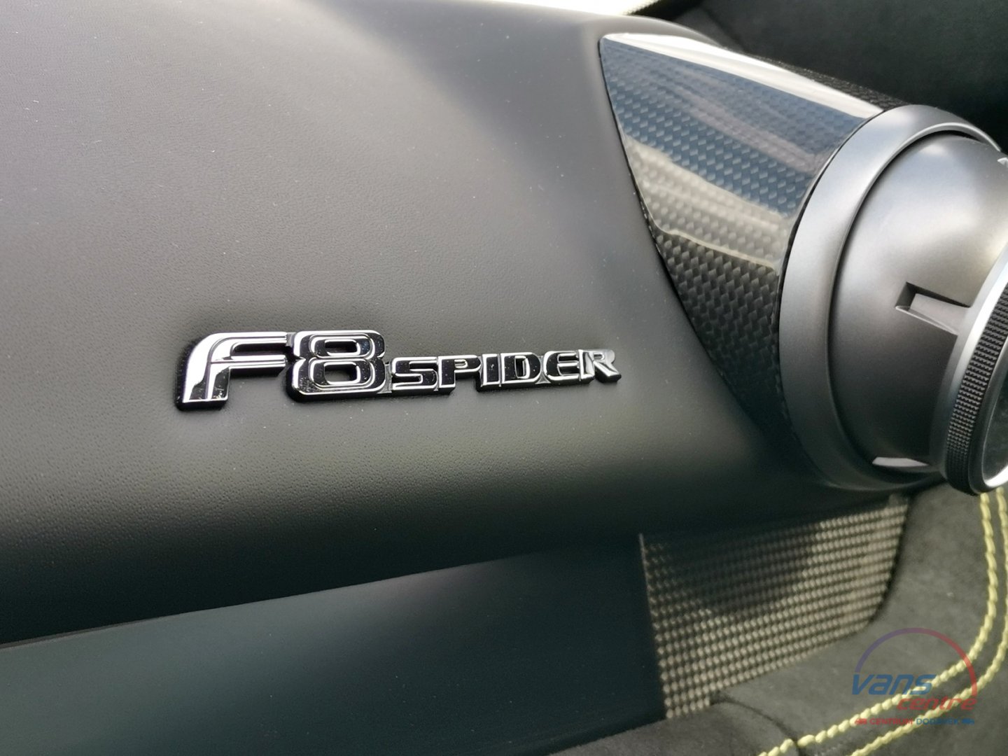 Ferrari F8 SPIDER/ LIFT/ 360 KAMERA/ JBL/ CARBON