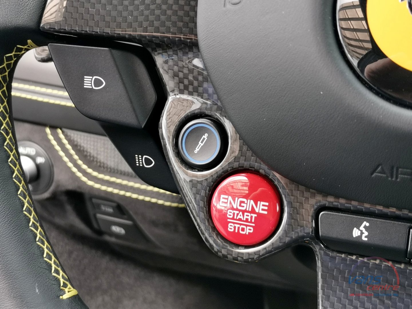 Ferrari F8 SPIDER/ LIFT/ 360 KAMERA/ JBL/ CARBON