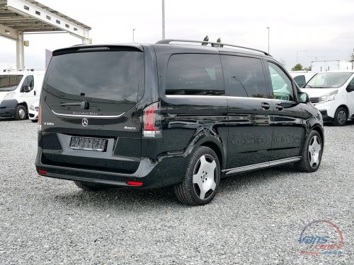 Mercedes-Benz V300 D 4MATIC/ AMG/ EXCLUSIVE/ 7 MÍST/ PANORAMA