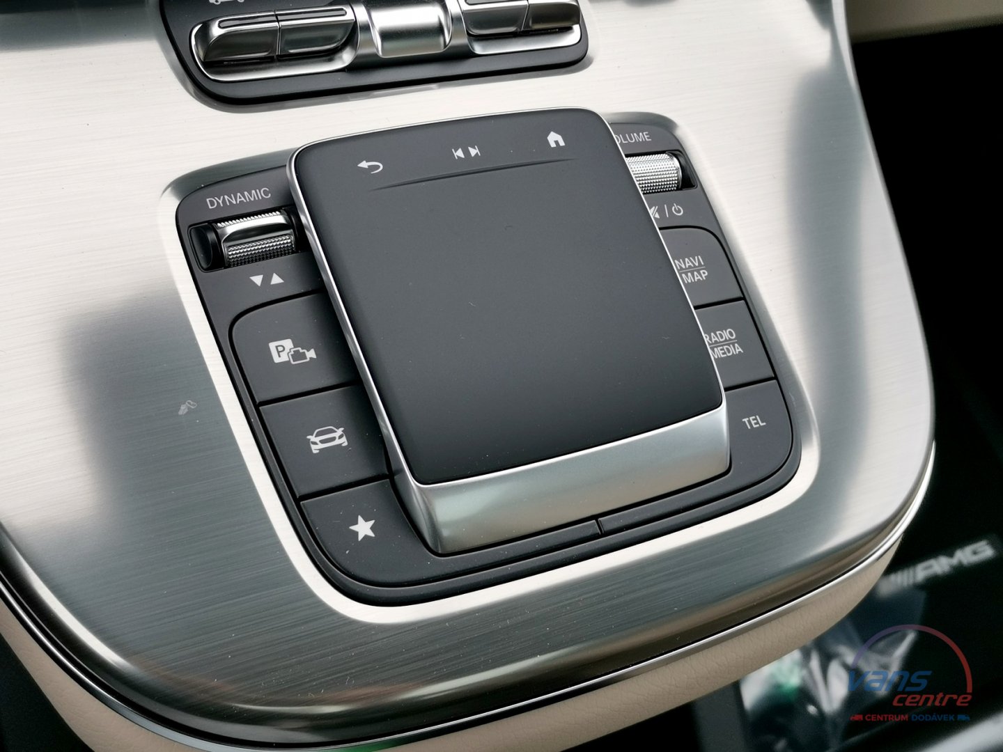 Mercedes-Benz V300 D 4MATIC/ AMG/ EXCLUSIVE/ 7 MÍST/ PANORAMA