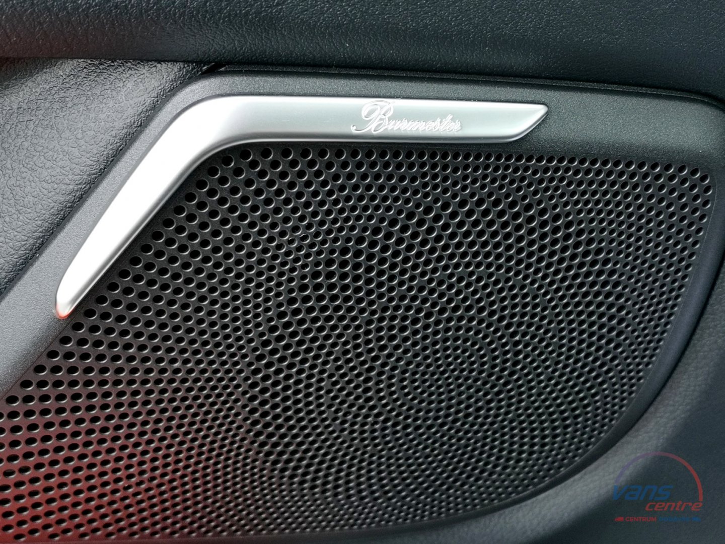 Mercedes-Benz V300 D 4MATIC/ AMG/ EXCLUSIVE/ 7 MÍST/ PANORAMA