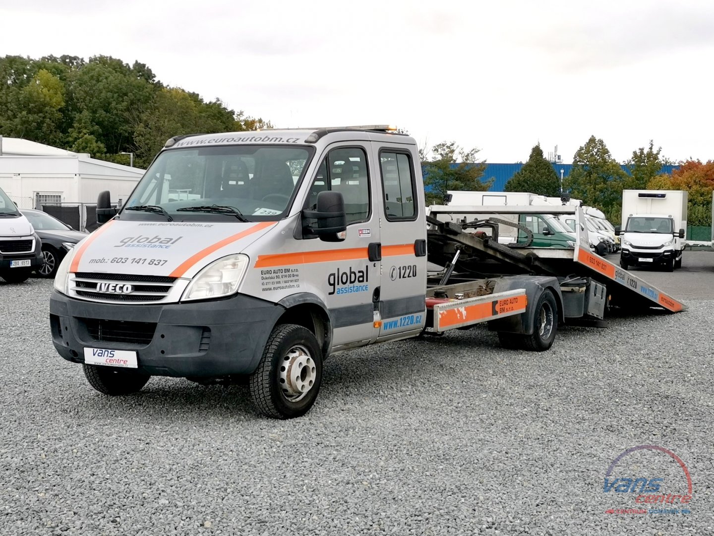 Iveco DAILY 65C18 ODTAHOVKA/ 7 MÍST/ NAVIJÁK/ TAŽNÉ 3,5T