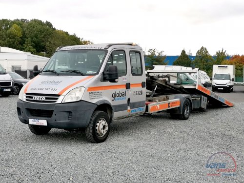 Iveco DAILY 65C18 ODTAHOVKA/ 7 MÍST/ NAVIJÁK/ TAŽNÉ 3,5T