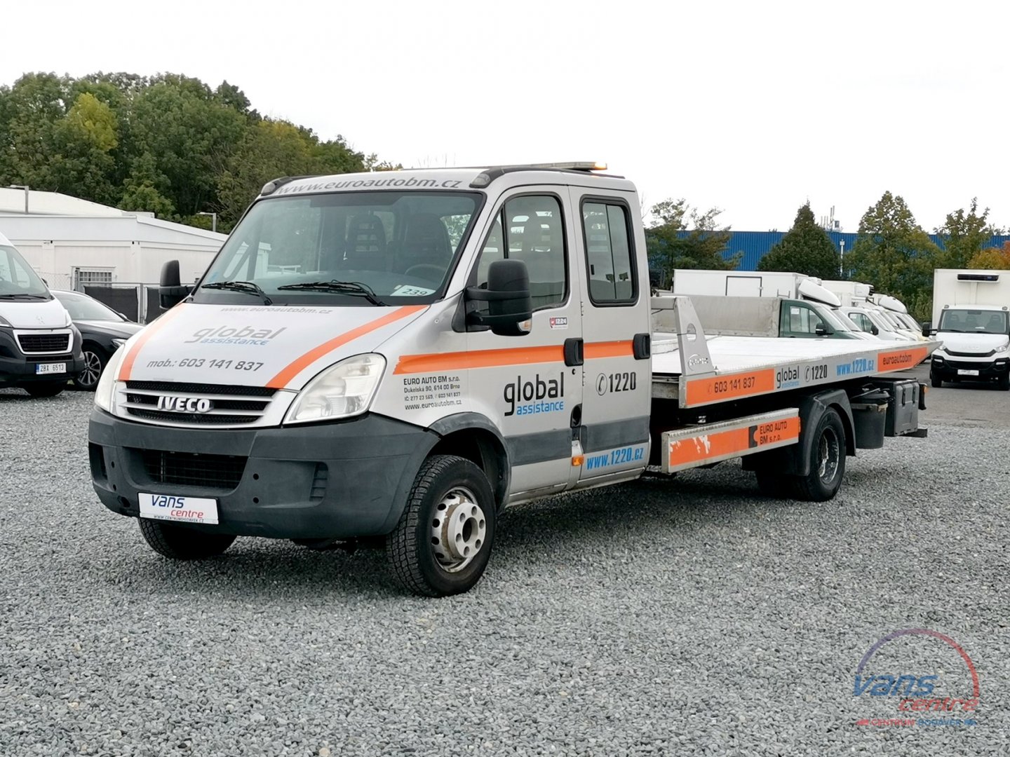 Iveco DAILY 65C18 ODTAHOVKA/ 7 MÍST/ NAVIJÁK/ TAŽNÉ 3,5T