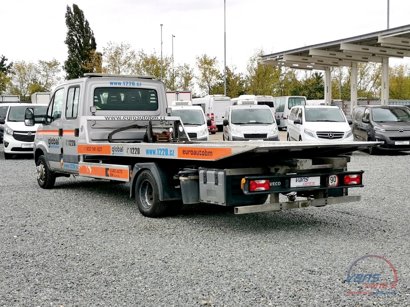 Iveco DAILY 65C18 ODTAHOVKA/ 7 MÍST/ NAVIJÁK/ TAŽNÉ 3,5T