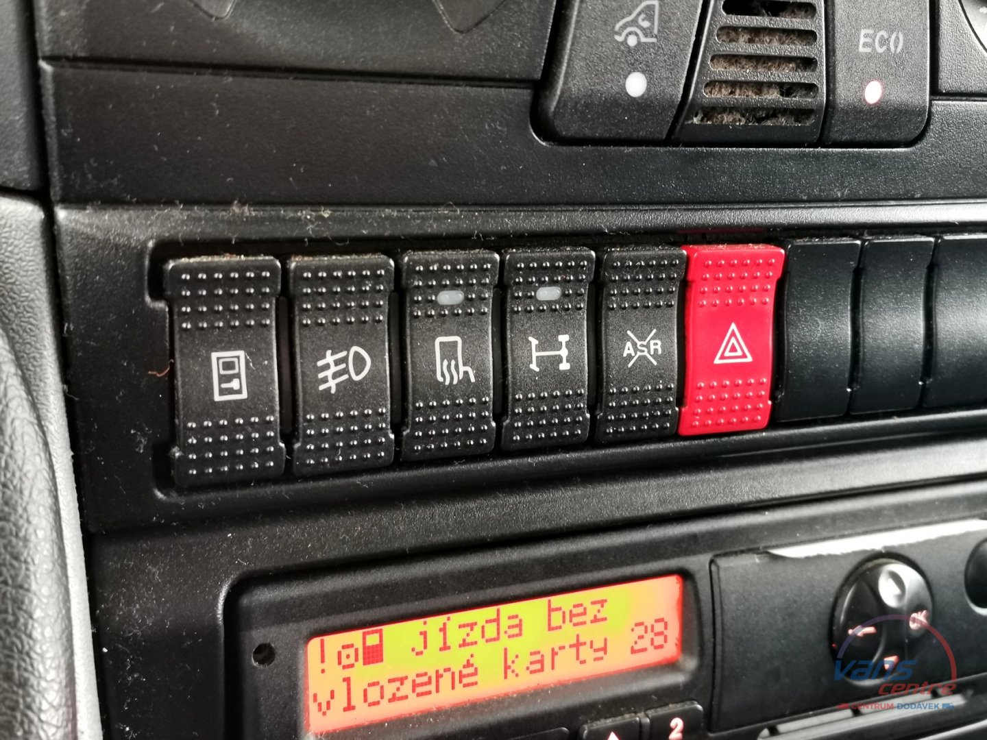 Iveco DAILY 65C18 ODTAHOVKA/ 7 MÍST/ NAVIJÁK/ TAŽNÉ 3,5T