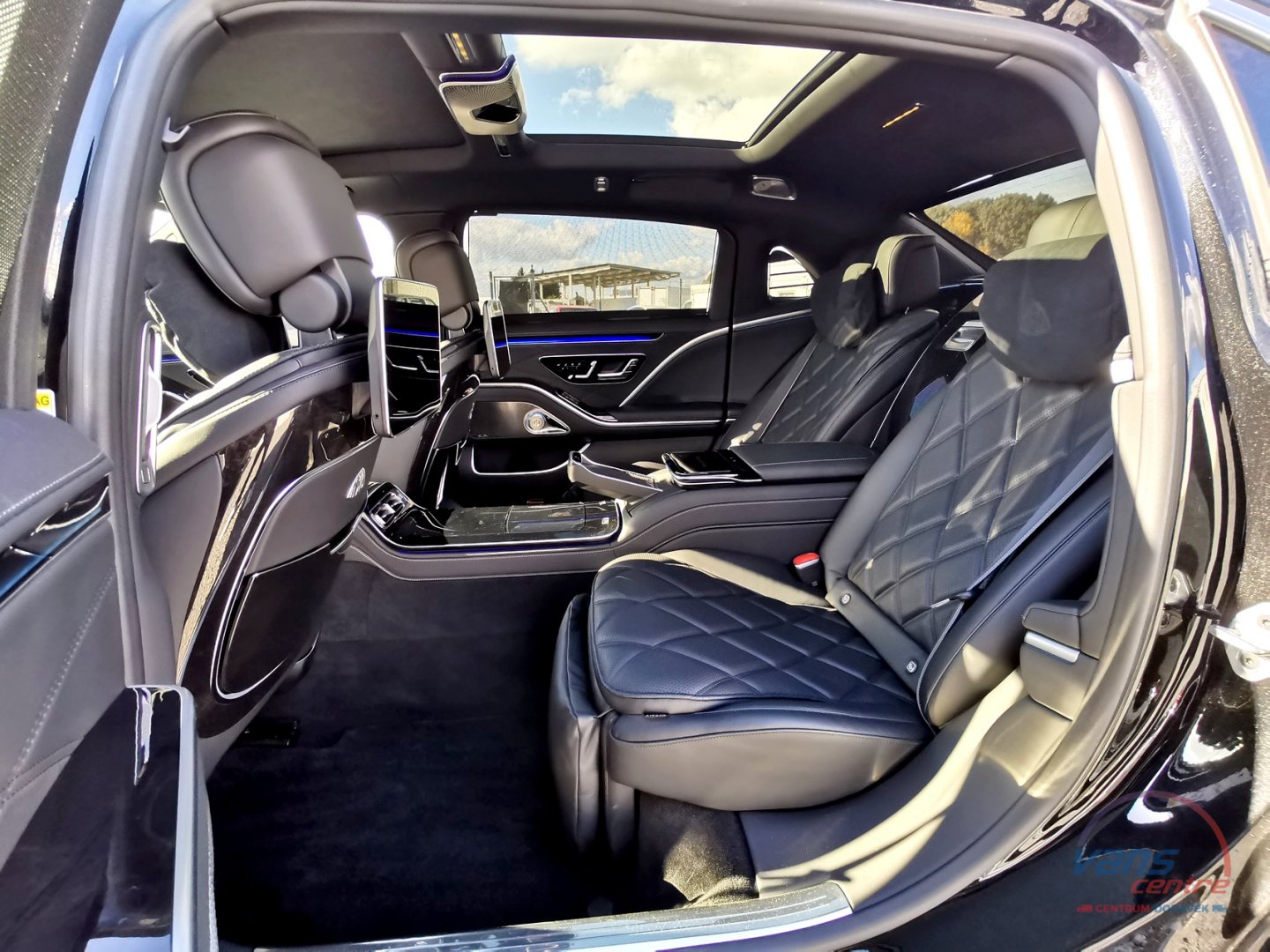 Mercedes-Benz MAYBACH S 680 4MATIC/ CHAUFFEUR/ MASSAGE/ ZÁRUKA