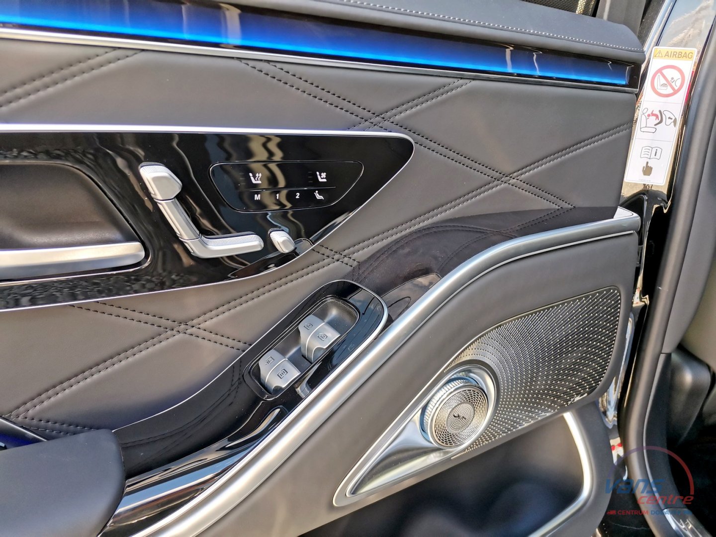 Mercedes-Benz MAYBACH S 680 4MATIC/ CHAUFFEUR/ MASSAGE/ ZÁRUKA