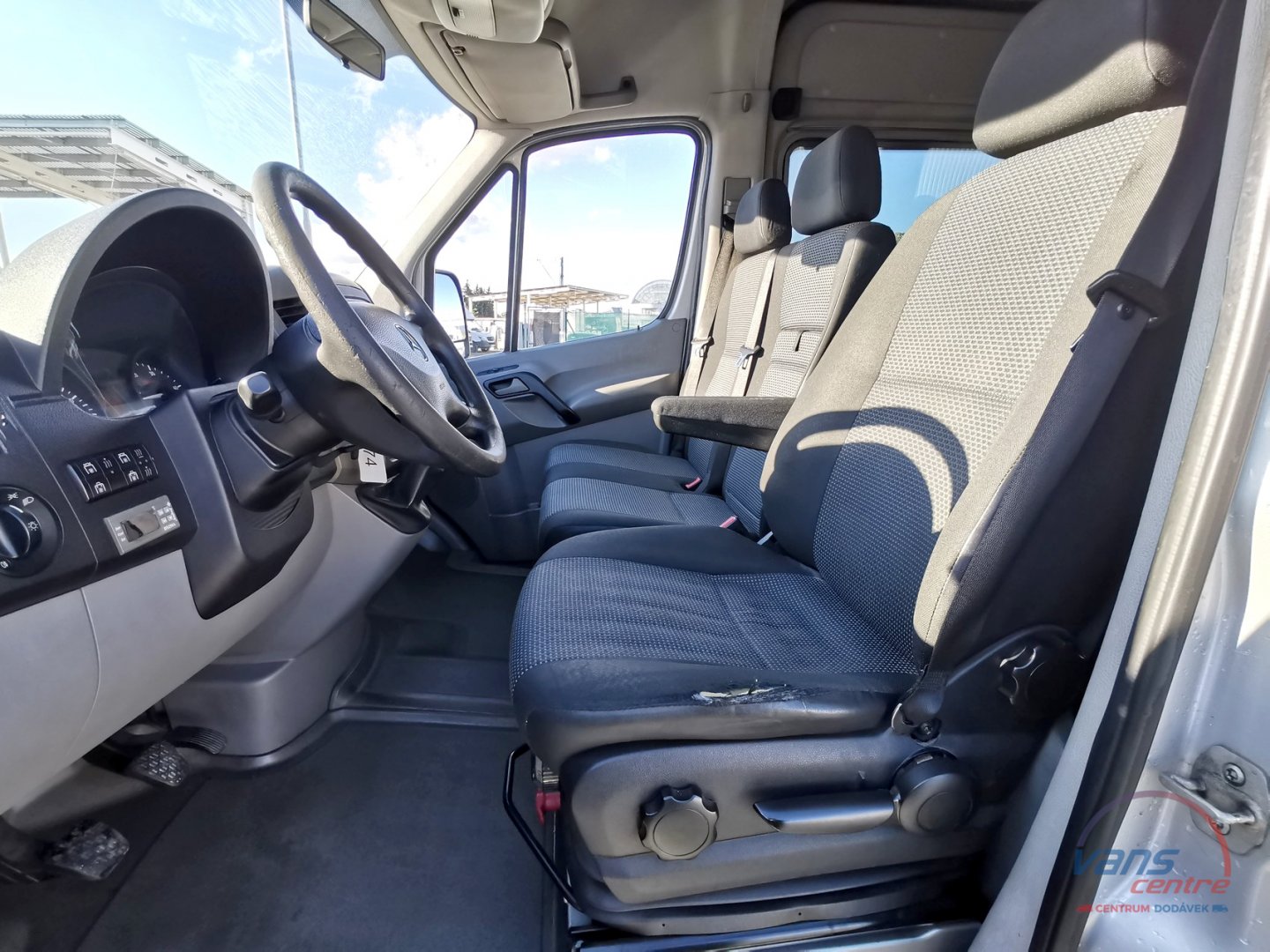 Mercedes-Benz SPRINTER 519CDI BUS 22 MÍST/ BUZOLA/ KLIMA/ TAŽNÉ