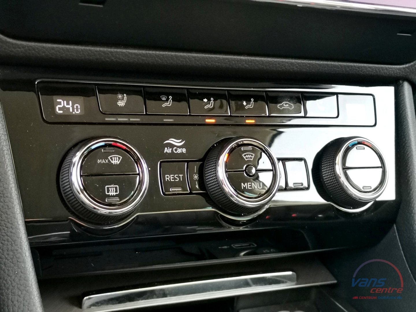 Škoda SUPERB 2.0TDI/140KW DSG/ 4X4/ L&K/ TAŽNÉ 