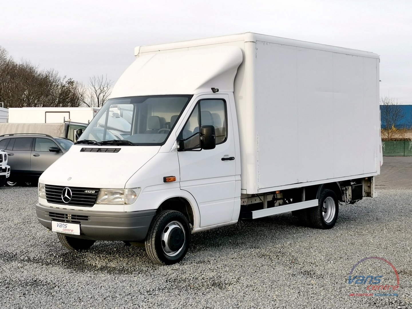 Mercedes-Benz SPRINTER 412D SKŘÍŇ 3,7M/ HYDR.ČELO/ 3,5T