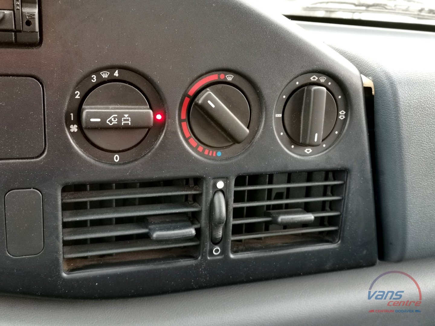 Mercedes-Benz SPRINTER 412D SKŘÍŇ 3,7M/ HYDR.ČELO/ 3,5T