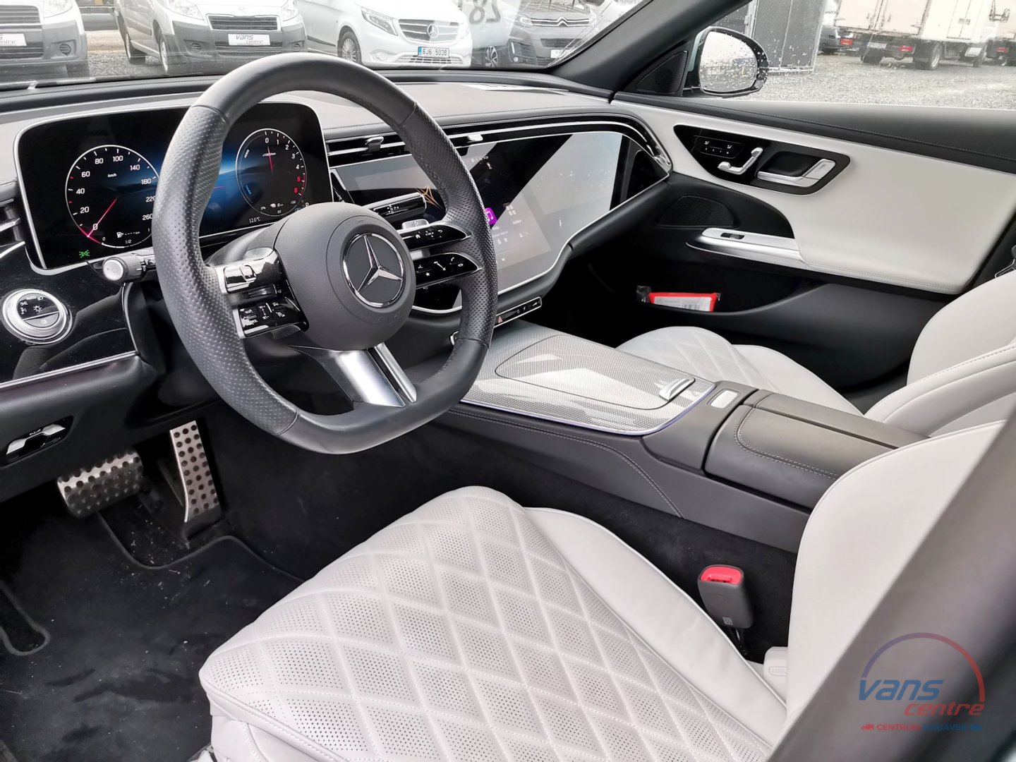 Mercedes-Benz E 300 DE 4MATIC T/ AMG/ TAŽNÉ/ ČR/ ZÁRUKA 