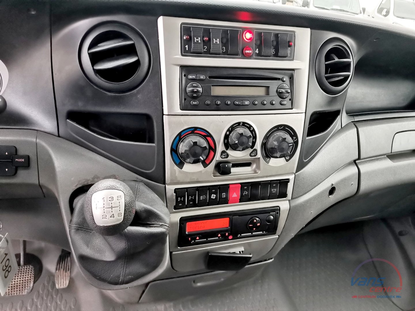 Iveco DAILY 55S17W 4X4/ VALNÍK 2,1M/ 7 MÍST/ TAŽNÉ  