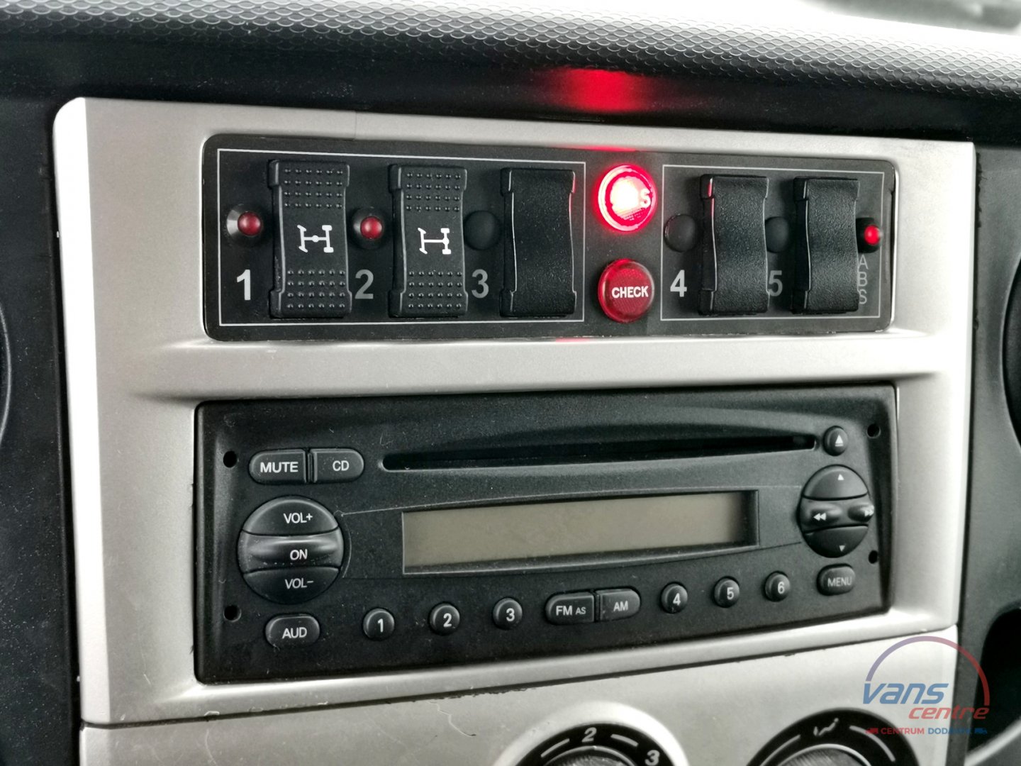 Iveco DAILY 55S17W 4X4/ VALNÍK 2,1M/ 7 MÍST/ TAŽNÉ  