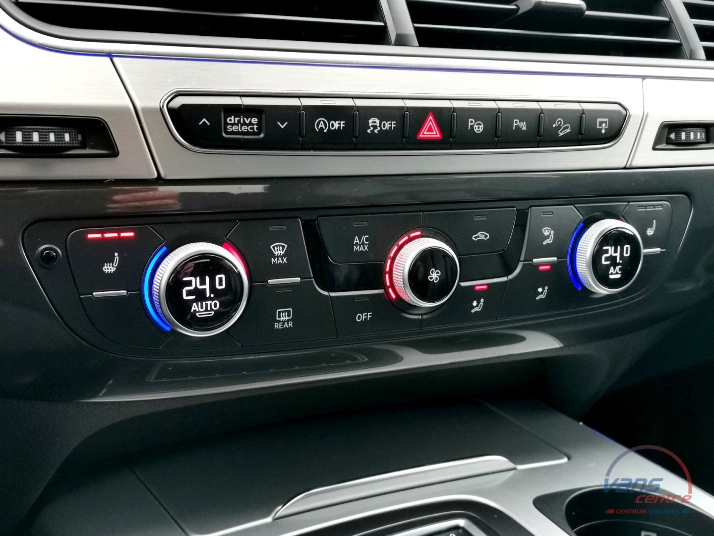 Audi Q7 3.0TDI/V6 QUATTRO/ S-LINE/ TAŽNÉ