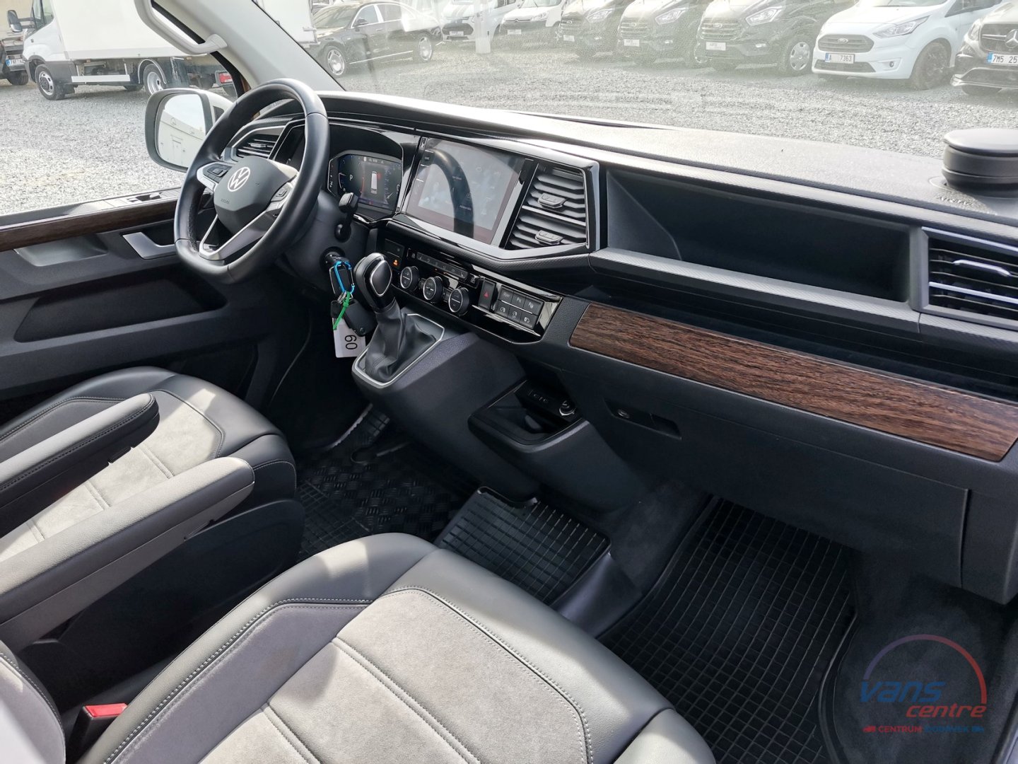 Volkswagen MULTIVAN 2.0TDI/150KW DSG/ 4 MOTION/ HIGHLINE/ ZÁRUKA