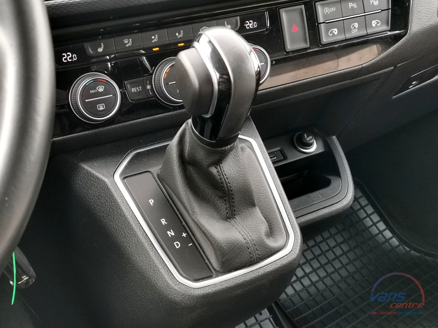 Volkswagen MULTIVAN 2.0TDI/150KW DSG/ 4 MOTION/ HIGHLINE/ ZÁRUKA