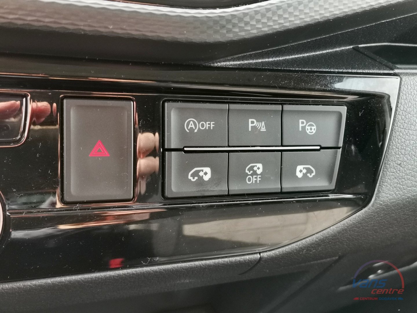 Volkswagen MULTIVAN 2.0TDI/150KW DSG/ 4 MOTION/ HIGHLINE/ ZÁRUKA