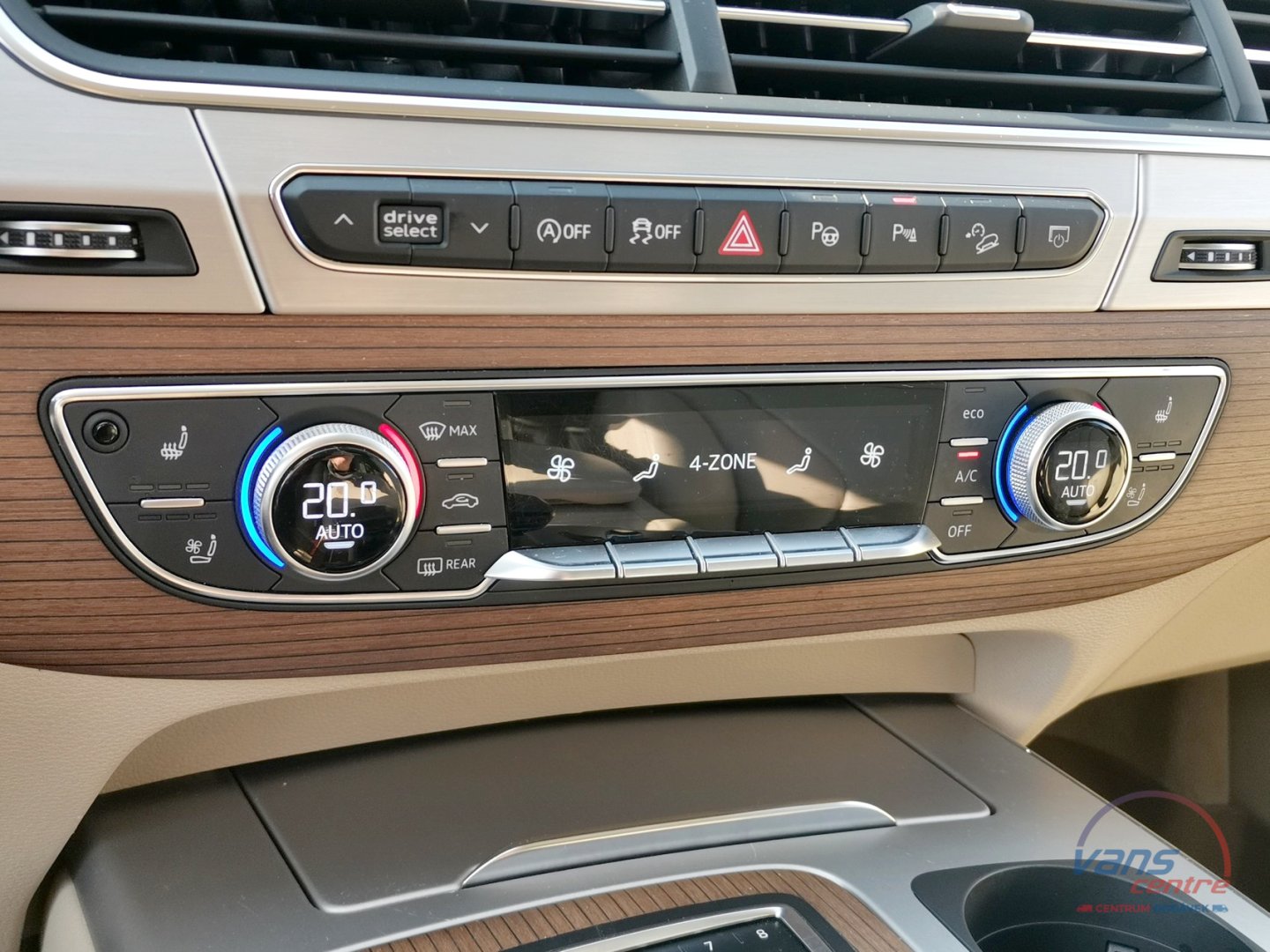 Audi Q7 3.0TDI DSG/ 7 MÍST/ NEZ.TOPENÍ/ PANORAMA/ TAŽNÉ