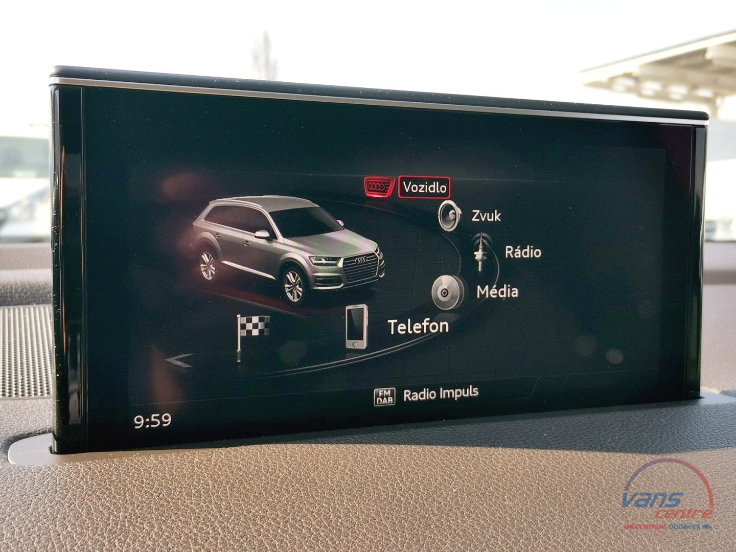 Audi Q7 3.0TDI DSG/ 7 MÍST/ NEZ.TOPENÍ/ PANORAMA/ TAŽNÉ