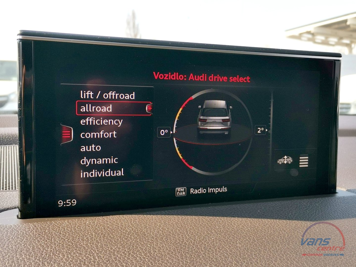 Audi Q7 3.0TDI DSG/ 7 MÍST/ NEZ.TOPENÍ/ PANORAMA/ TAŽNÉ