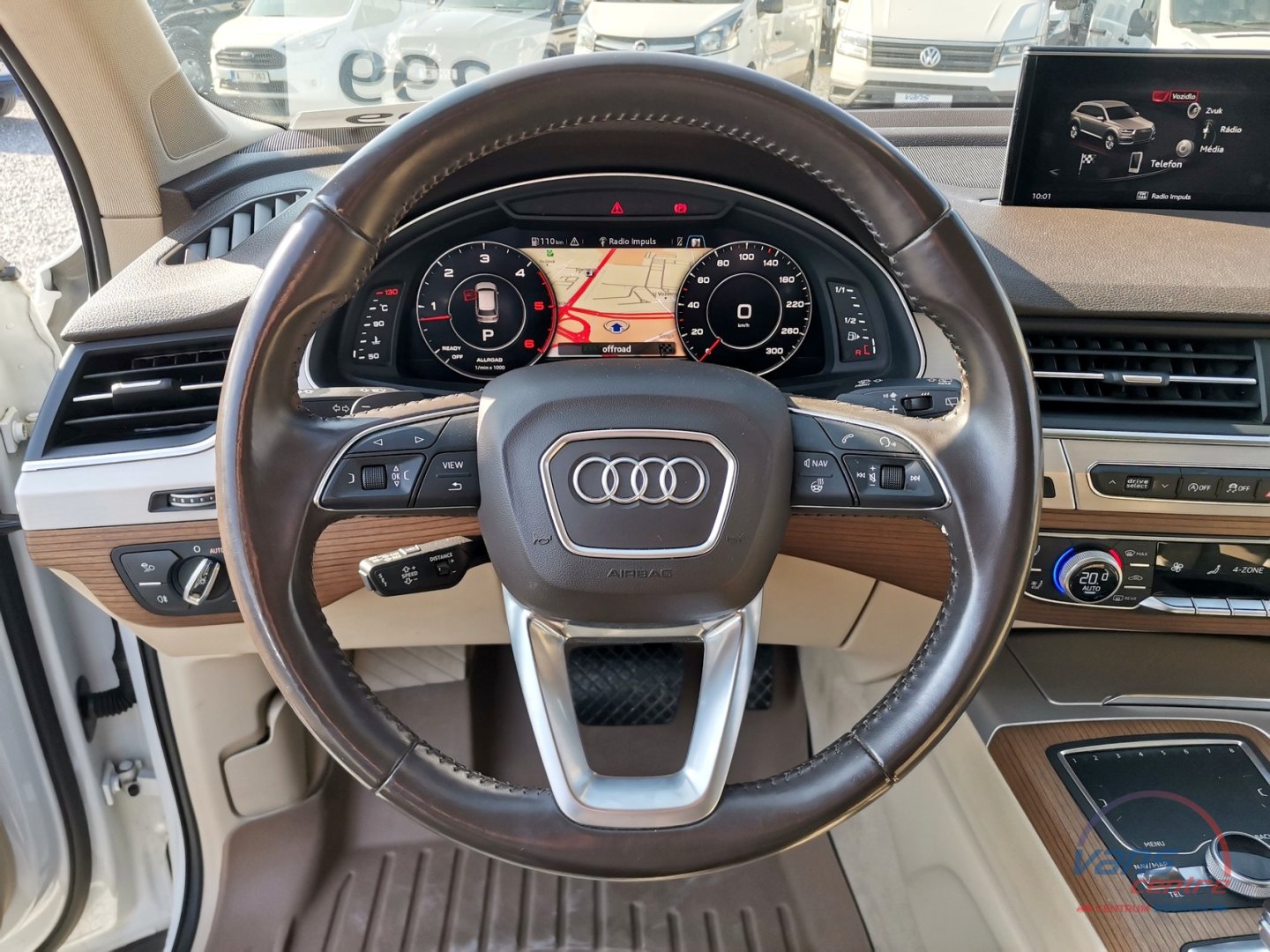 Audi Q7 3.0TDI DSG/ 7 MÍST/ NEZ.TOPENÍ/ PANORAMA/ TAŽNÉ