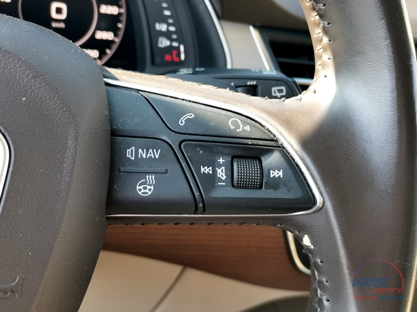 Audi Q7 3.0TDI DSG/ 7 MÍST/ NEZ.TOPENÍ/ PANORAMA/ TAŽNÉ