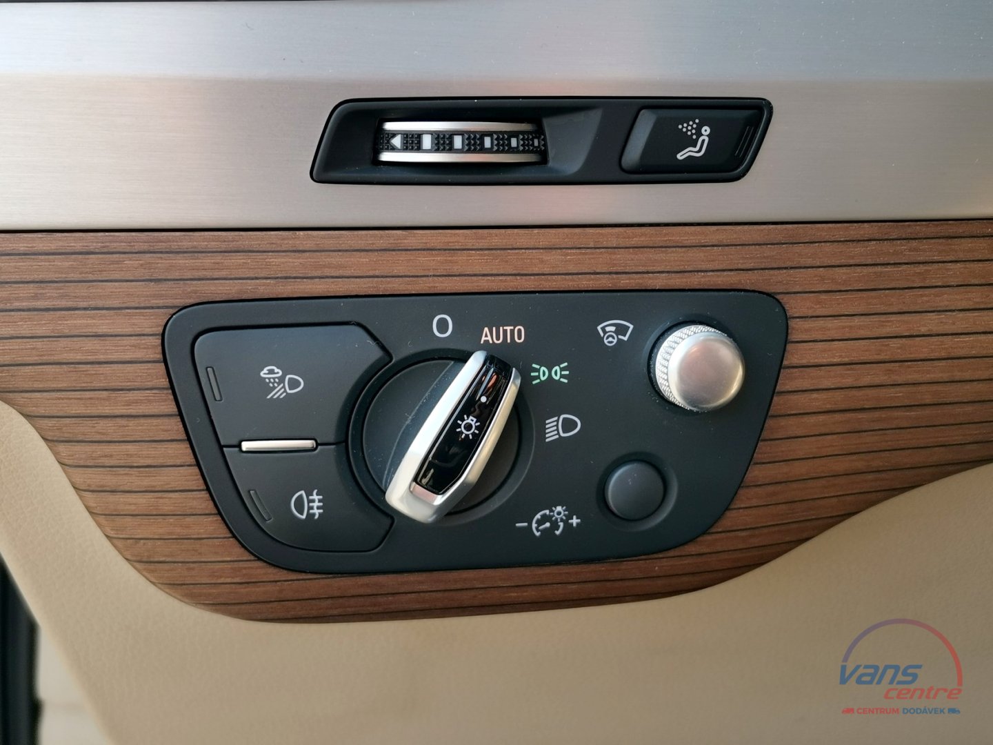 Audi Q7 3.0TDI DSG/ 7 MÍST/ NEZ.TOPENÍ/ PANORAMA/ TAŽNÉ