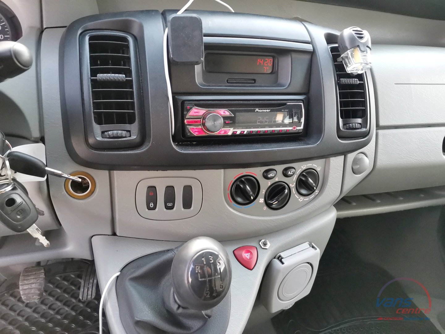 Renault TRAFIC 2.5DCI/99KW L1H1 7 MÍST/ GENERATION/ TAŽNÉ