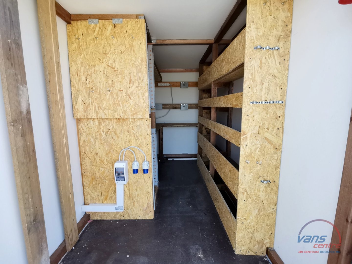 Agados VZ 31/ POJÍZDNÁ KANCELÁŘ/ 1300KG