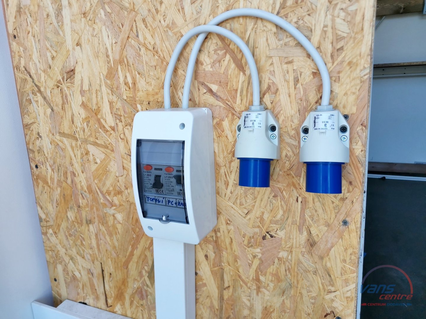 Agados VZ 31/ POJÍZDNÁ KANCELÁŘ/ 1300KG