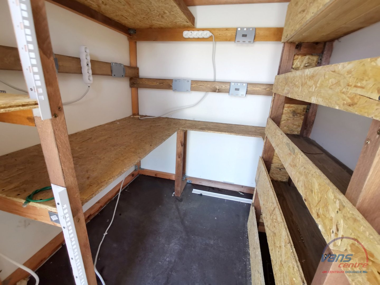 Agados VZ 31/ POJÍZDNÁ KANCELÁŘ/ 1300KG